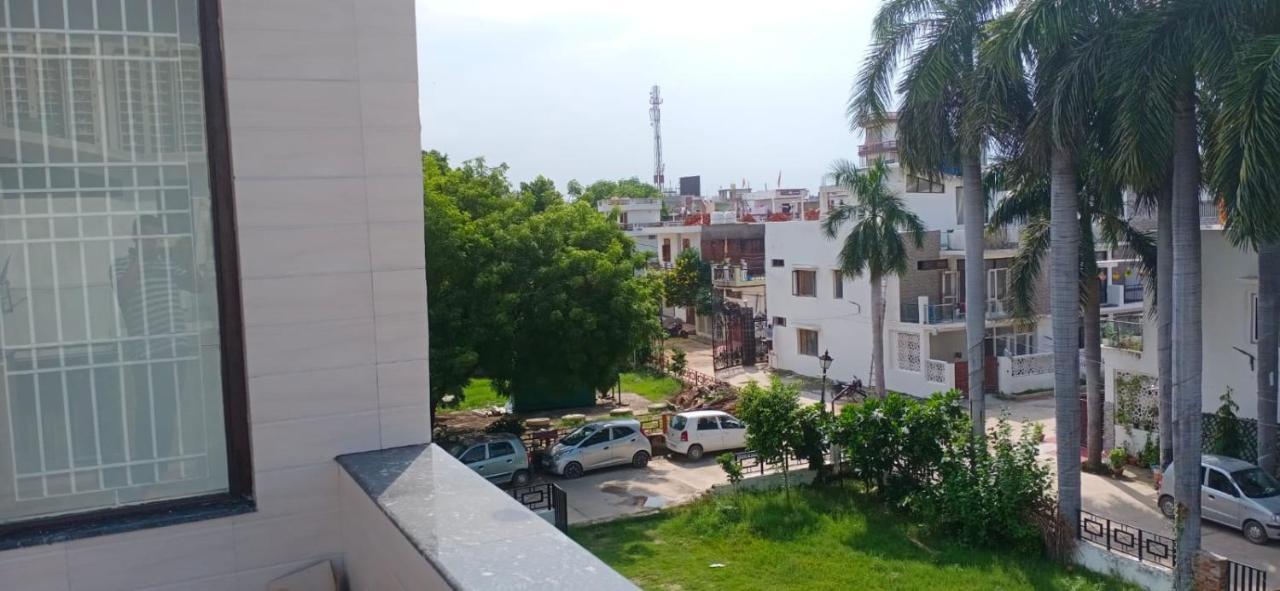 Ashish Guest house Lucknow